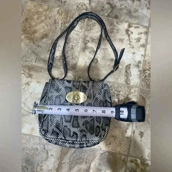 Women’s Black and  Grey Snake Skin Crossbody shoulder bag purse adjustable strap - Picture 15 of 16